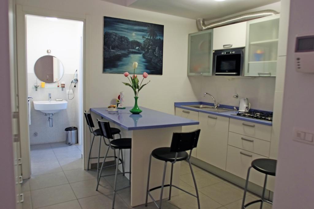سانريمو Colombo Apartments الغرفة الصورة